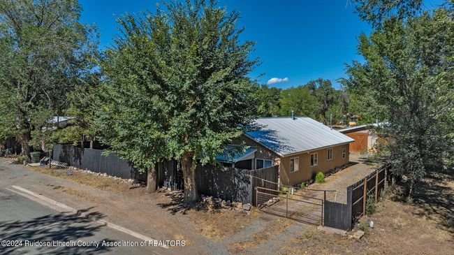 109 E 3 Rd St, House other with 3 bedrooms, 2 bathrooms and null parking in Capitan NM | Image 63