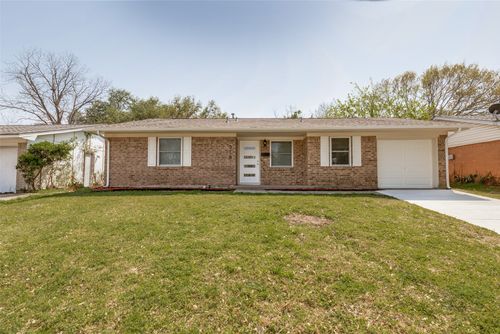 318 Price Dr, Lewisville, TX, 75067-4431 | Card Image