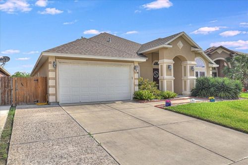 7522 S Lake Dr, Corpus Christi, TX, 78414-2201 | Card Image