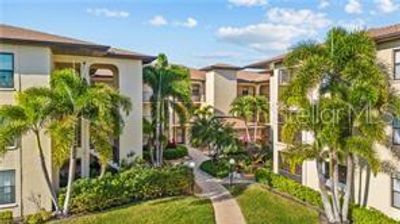 11 - 8474 Charter Club Circle, Condo with 2 bedrooms, 2 bathrooms and null parking in Fort Myers FL | Image 3