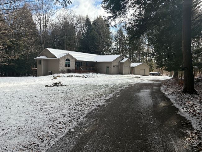8632 W Blanchard Rd, House other with 7 bedrooms, 3 bathrooms and null parking in Blanchard MI | Image 6