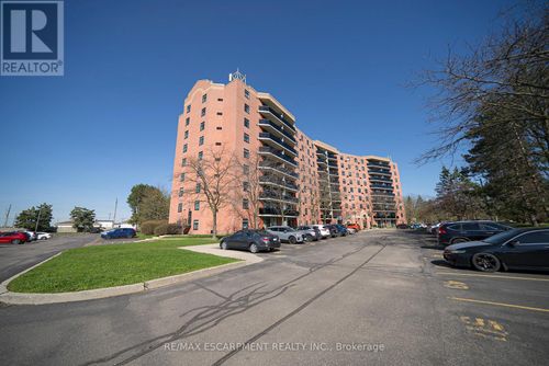 715-9 Bonheur Court, Brantford, ON, N3P1Z5 | Card Image
