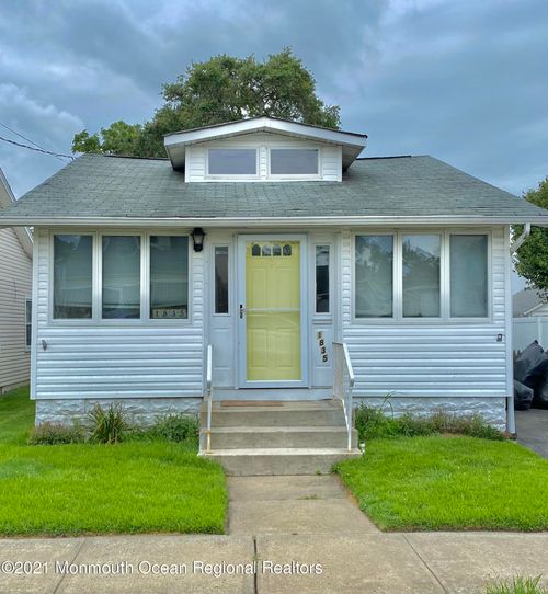1835 Fernwood Rd, Lake Como, NJ, 07719-2909 | Card Image