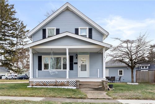 611 West St, Amherst, OH, 44001-2358 | Card Image