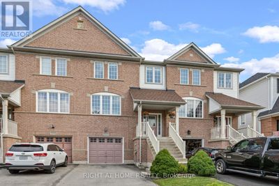 1259 Lamont Cres, Townhouse with 3 bedrooms, 3 bathrooms and 3 parking in Milton ON | Image 2