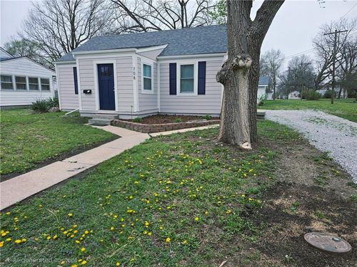 708 Pine St, Belton, MO, 64012-2650 | Card Image