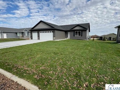 320 Falcon Run, Eagle Lake, MN, 56024-7515 | Card Image