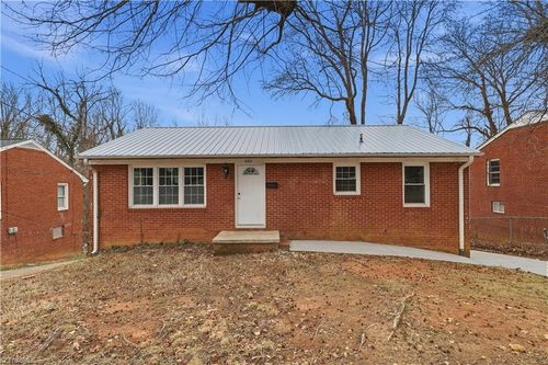 844 Willow Pl, High Point, NC, 27260-4013 | Card Image