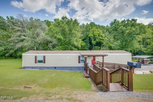 140 Country Ln, Surgoinsville, TN, 37873-5211 | Card Image