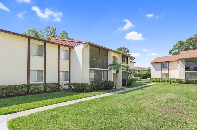 B2 - 4969 Sable Pine B2 Circle, Condo with 2 bedrooms, 2 bathrooms and null parking in West Palm Beach FL | Image 10