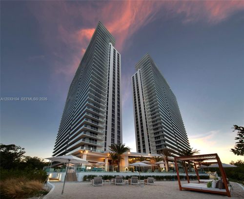 1417-16385 Biscayne Blvd, Aventura, FL, 33160-5450 | Card Image