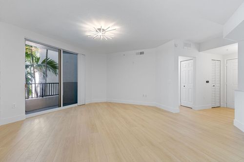 apt-205-2401 Ne 65th St, Fort Lauderdale, FL, 33308-1553 | Card Image