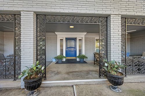 c-6226 Bandera Ave, Dallas, TX, 75225-3608 | Card Image