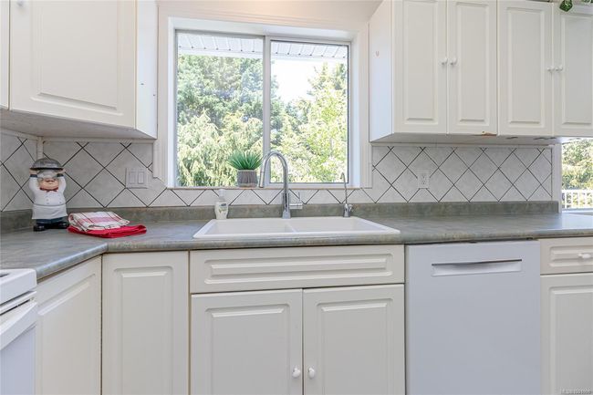 1571 Juan De Fuca Blvd, House other with 5 bedrooms, 3 bathrooms and 4 parking in Parksville BC | Image 20
