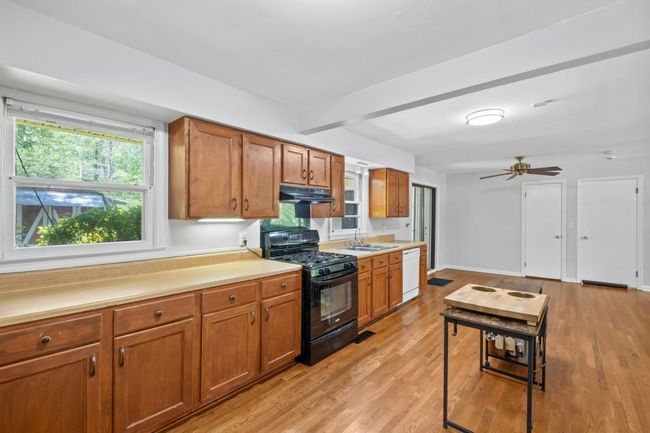 40 Sheraton Way Sw, House other with 3 bedrooms, 3 bathrooms and 4 parking in Mableton GA | Image 14