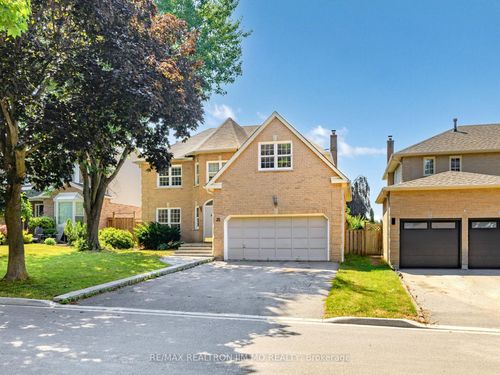 35 Flint Cres, Whitby, ON, L1R1K1 | Card Image