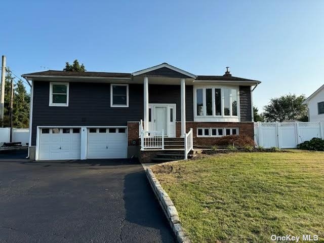 Haig Pl, Kings Park, NY 11754
