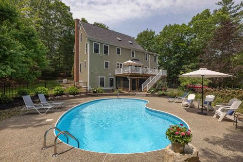 15 Wood Ridge Ln, Exeter, NH, 03833-7512 | Card Image