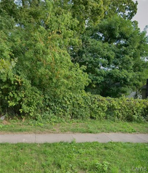 9 Tabor St, Lysander, NY, 13027-2512 | Card Image