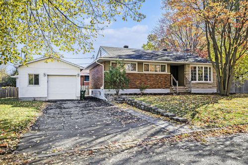 715 Holt Cres, Ottawa, ON, K1G2Y4 | Card Image