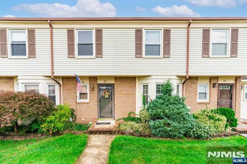 31 Astor Ct, Sayreville, NJ, 08872-2105 | Card Image