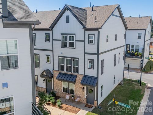 4040 Hidden Oaks Dr, Charlotte, NC, 28205-7022 | Card Image