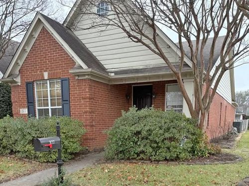377 Fountain Lake Dr, Memphis, TN, 38120-1831 | Card Image