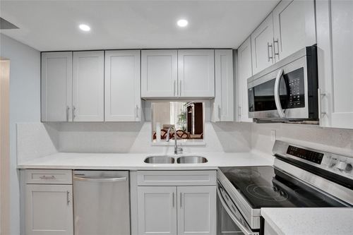 apt-101-7850 W Mcnab Rd, Tamarac, FL, 33321-8430 | Card Image