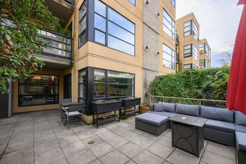 204-124 W 3rd St, North Vancouver, BC, V7M1E8 | Card Image