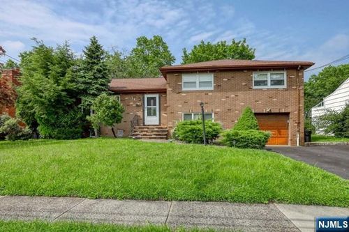 31 Garwood Rd, Fair Lawn, NJ, 07410-4502 | Card Image