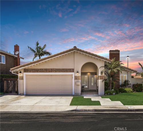 5291 Auburn Cir, Westminster, CA, 92683-1711 | Card Image