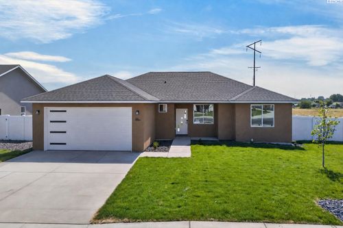 100 Olivera St, Grandview, WA, 98930-1572 | Card Image