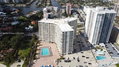 1121 - 3180 S Ocean Dr, Condo with 1 bedrooms, 1 bathrooms and null parking in Hallandale Beach FL | Image 2