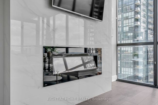 2303 - 2916 Highway 7, Condo with 2 bedrooms, 2 bathrooms and 1 parking in Vaughan ON | Image 16