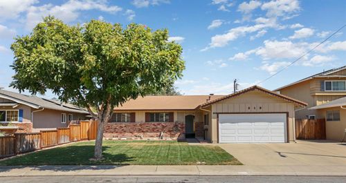 213 Granada Way, Tracy, CA, 95376-2124 | Card Image