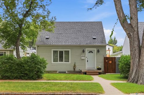 1519 C Avenue N, Saskatoon, SK, S7L1L2 | Card Image