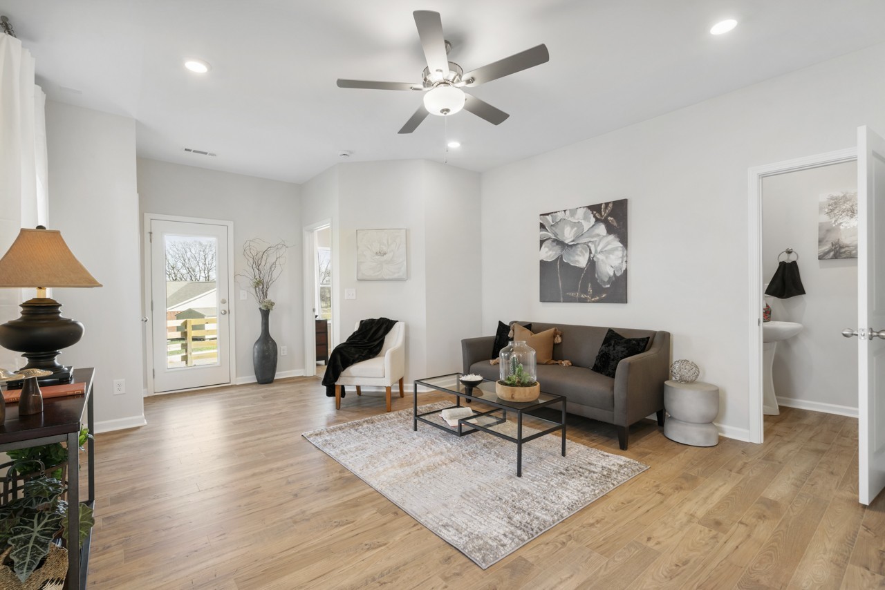 Pace Park Cir, Columbia, TN 38401