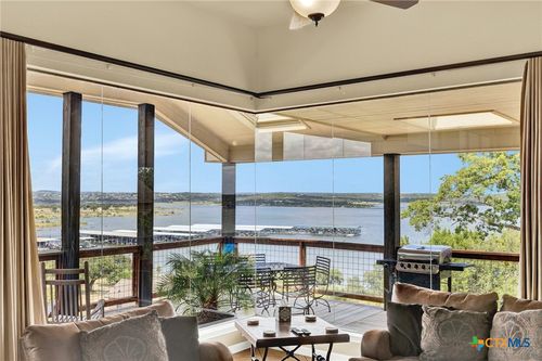 1525 W Lakeside Dr, Canyon Lake, TX, 78133 | Card Image