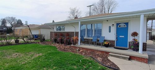 8025 Randy Dr, Westland, MI, 48185-7091 | Card Image