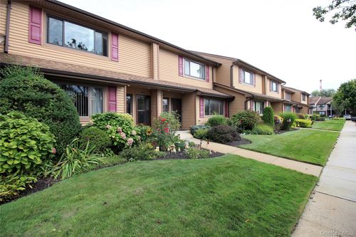 apt-2713-100 Daly Blvd, Oceanside, NY, 11572-6029 | Card Image