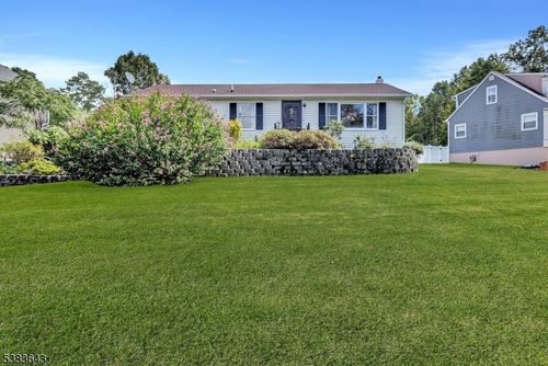 18 Ringwood Ln, Hewitt, NJ, 07421-3034 | Card Image