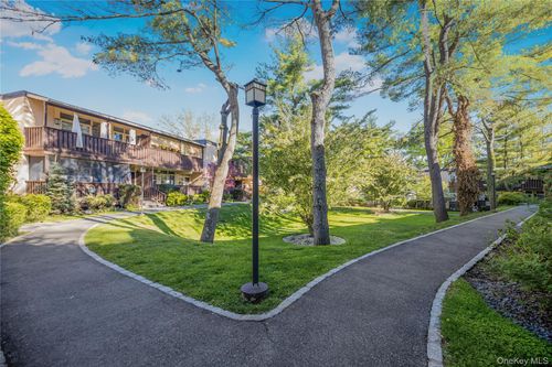 c12-95 Wiltshire Rd, Scarsdale, NY, 10583-4548 | Card Image