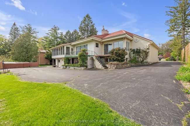 86 Maple Ave, House other with 2 bedrooms, 2 bathrooms and 15 parking in Dundas ON | Image 8