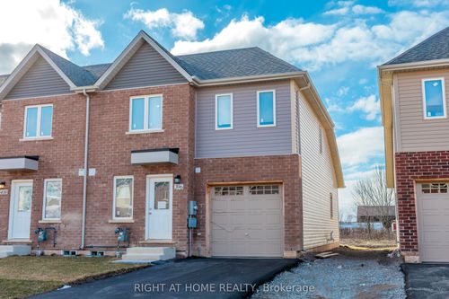 396 Chaffey St, Welland, ON, L3B0K4 | Card Image