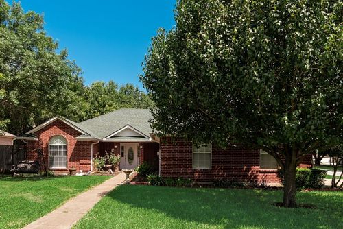 301 South Cir, Grandview, TX, 76050-2316 | Card Image