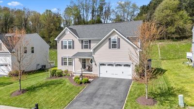 What a Great Curb Appeal and Expansive Side Yard Space! | Image 3