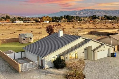 13991 Falling Leaf Rd, Apple Valley, CA, 92307-7216 | Card Image