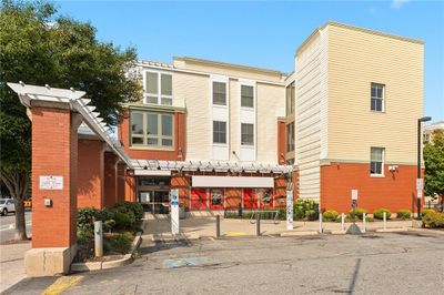 305 - 333 Atwells Avenue, Condo with 2 bedrooms, 2 bathrooms and 2 parking in Providence RI | Image 3