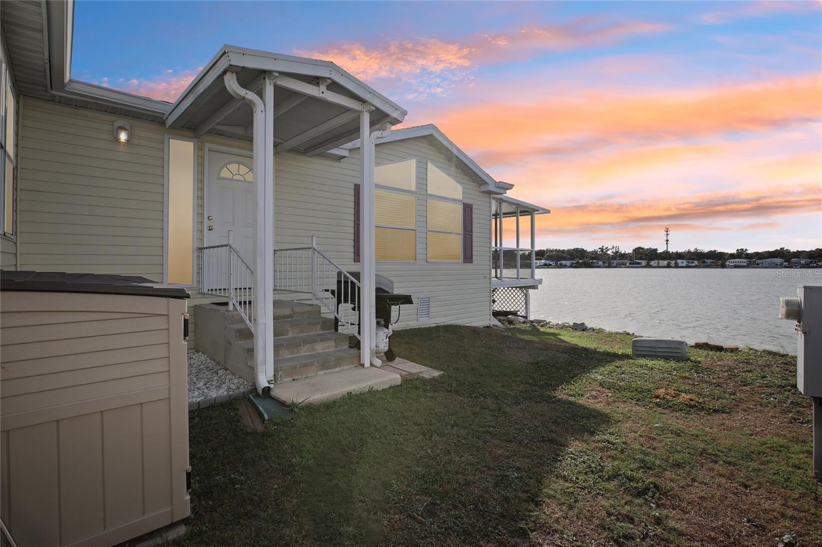 Residential in RIVERVIEW 2