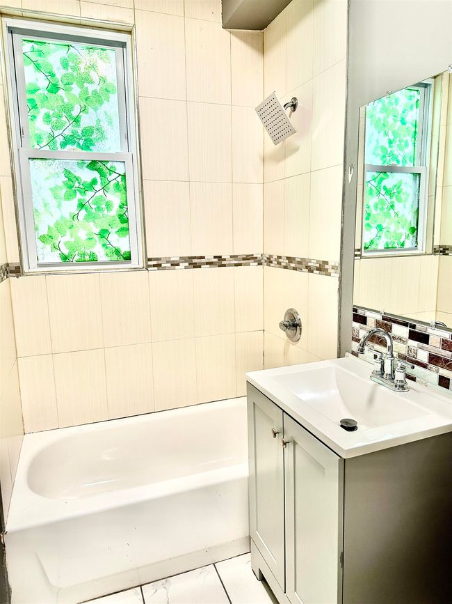 APT-1 - 245 Duncan Ave, Home with 2 bedrooms, 1 bathrooms and null parking in Jersey City NJ | Image 14